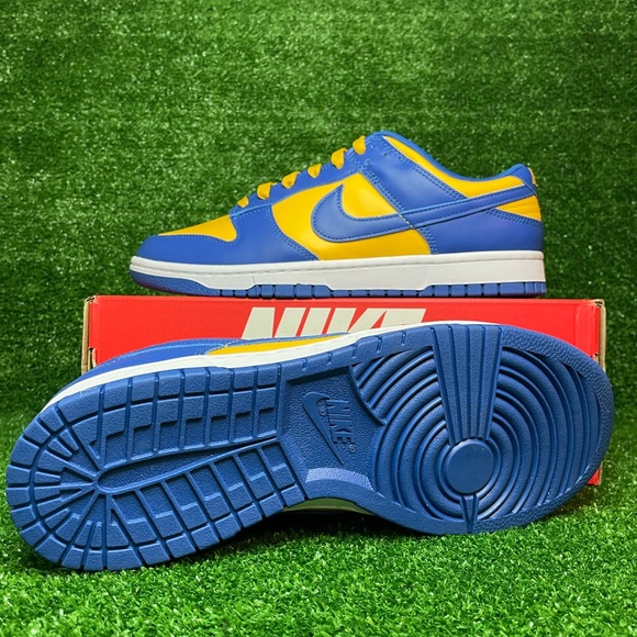 Dunk Low - Picture 2 of 3